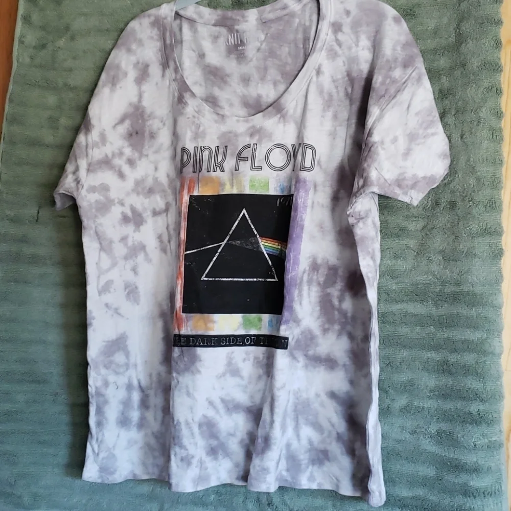 Pink floyd t shirt on tye dye